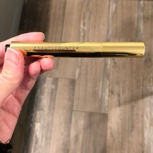 BRAND NEW BEAUTY COUNTER CONCEALER